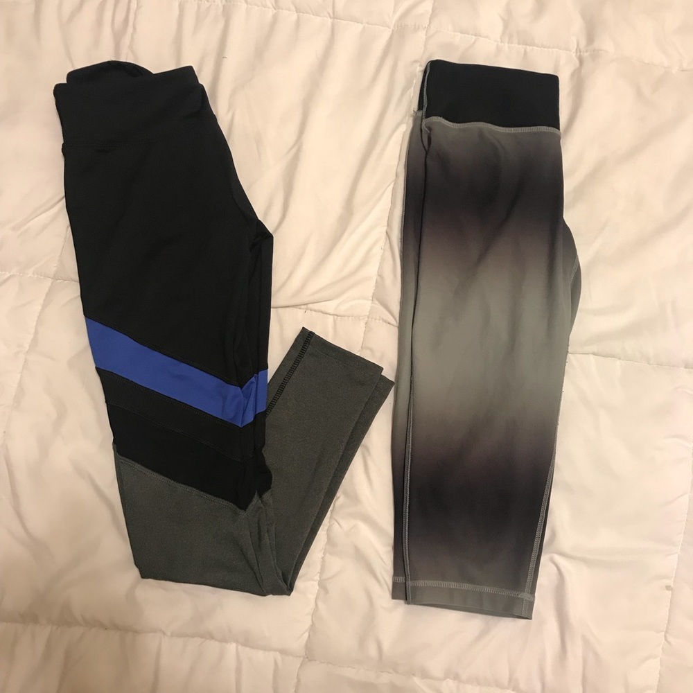 Two workout leggings! Gray one is free!!